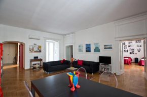  Bella Napoli Art Gallery  Неаполь